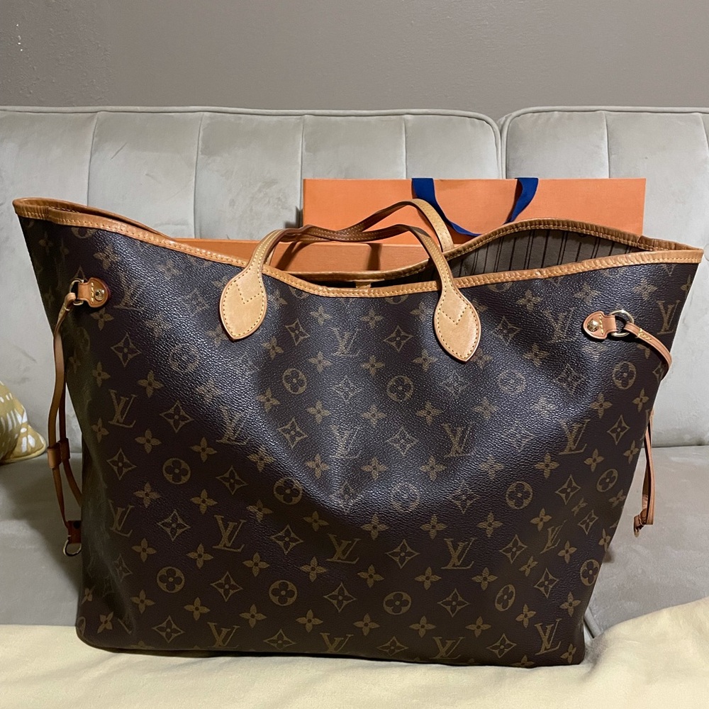 Louis Vuitton Monogram Canvas Neverfull MM